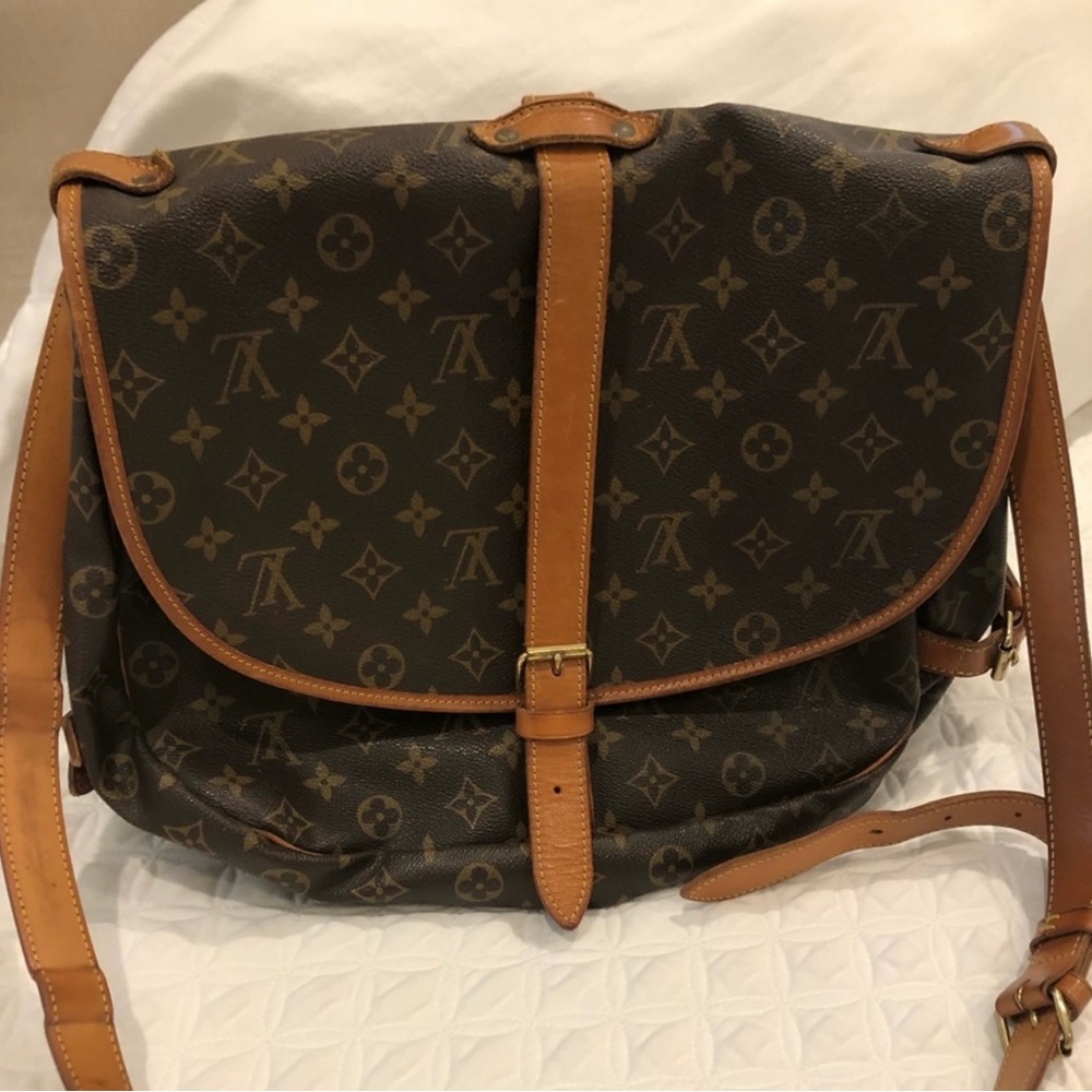 Louis Vuitton Saumar 25
